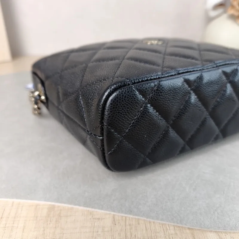 Chanel Crossbody Bag Vanity Case Bag Black Grained Calfskin One Size 21.5 × 7.5 × 19 cm — detail view 2 of 12