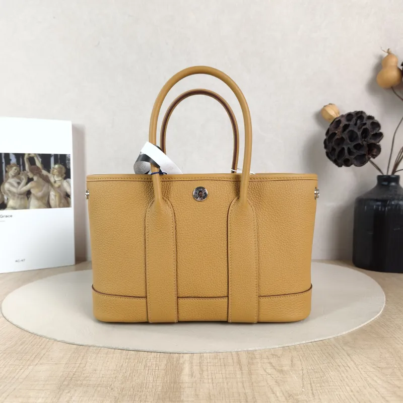 Hermès Top Handle Bag Neo Garden 23 Mini 2S Togo Calfskin Mini 23 × 10 × 16 cm G