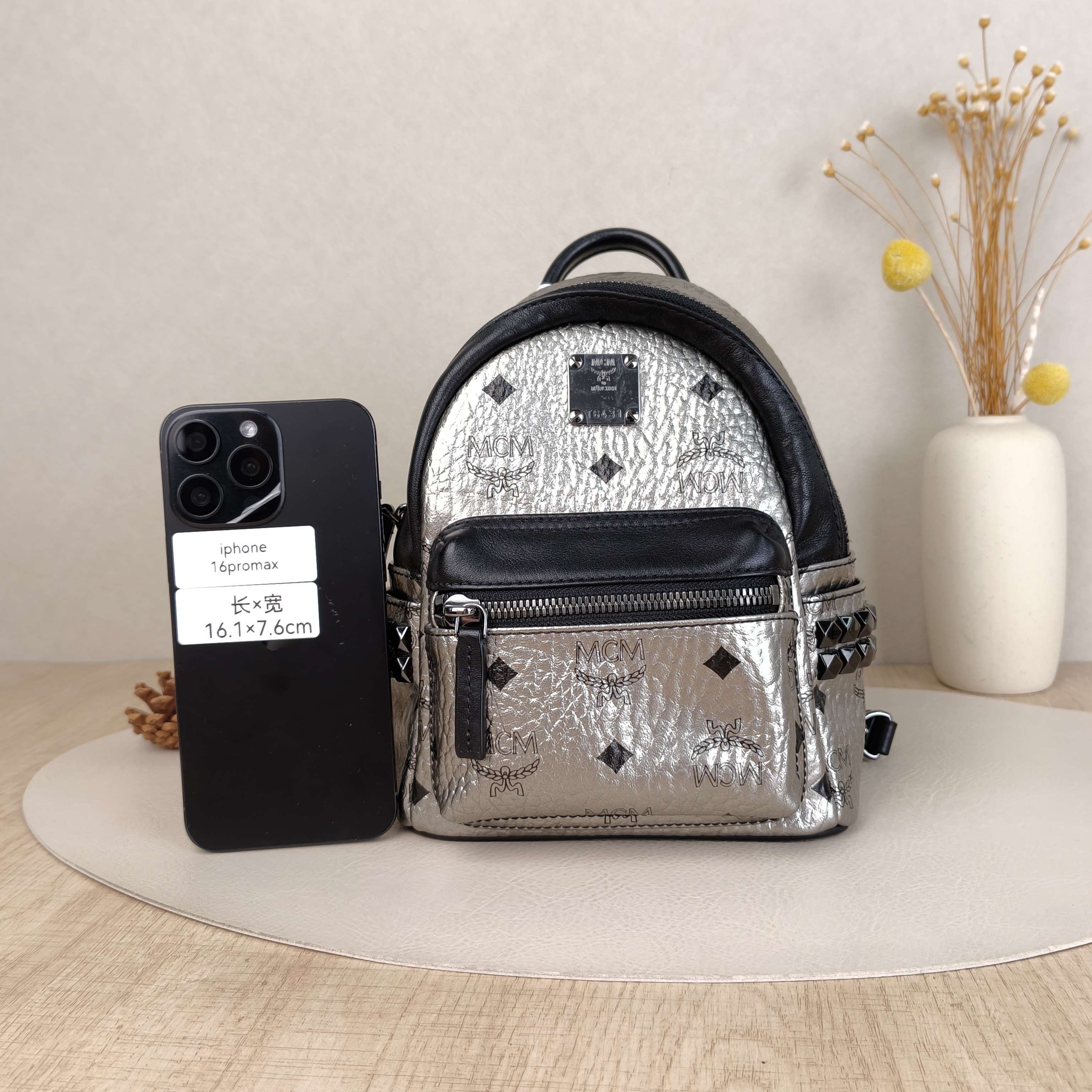 MCM Backpack Backpack Silver Calfskin16.5 × 8 × 20 cm — cover view 2 of 5