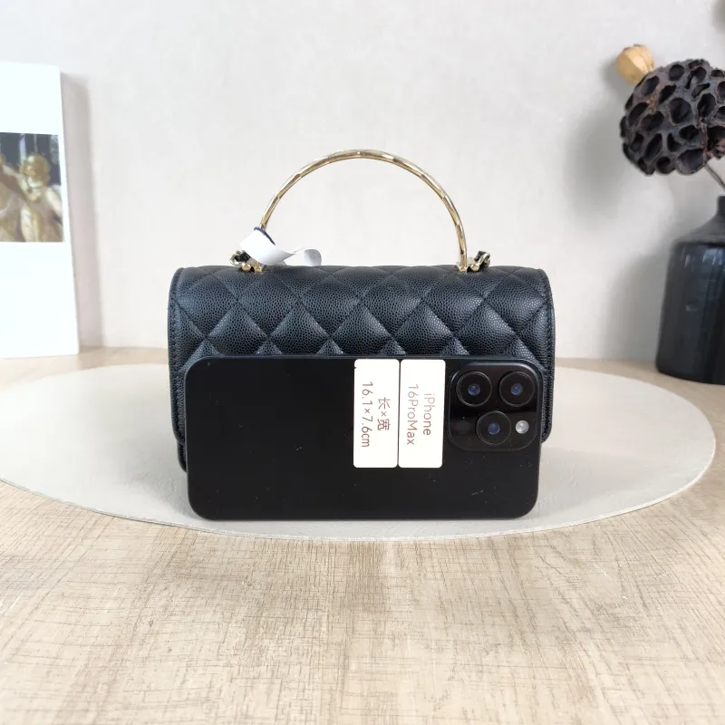 Chanel Crossbody Bag coco crush woc Black Grained Calfskin One Size 19.2 × 6 × 11 cm — cover view 4 of 6