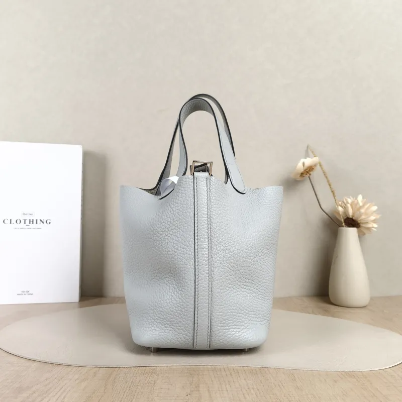 Hermès Top Handle Bag Picotin Lock 18 18 Grey Taurillon Clemence TC Calfskin18 × 13 × 18 cm