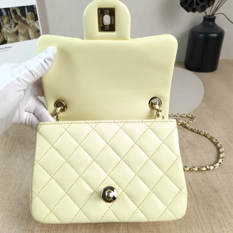 Chanel Crossbody Bag c Yellow Lambskin Mini 17 × 8 × 13.5 cm — detail view 1 of 14