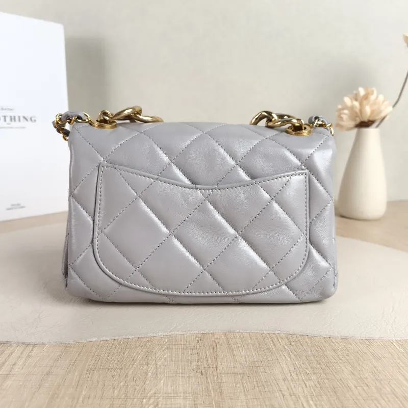 Chanel Crossbody Bag Grey Lambskin One Size 20 × 9 × 13.5 cm — cover view 2 of 5