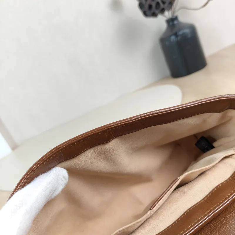 GUCCI Crossbody Bag GG Marmont Small Marmont 22 Caramel Calfskin Small 22 × 6 × 13 cm — detail view 2 of 13