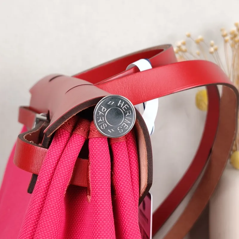 Hermès Crossbody Bag Herbag 31 Red Red Canvas Medium 30.5 × 11 × 25.5 cm Y — detail view 8 of 16