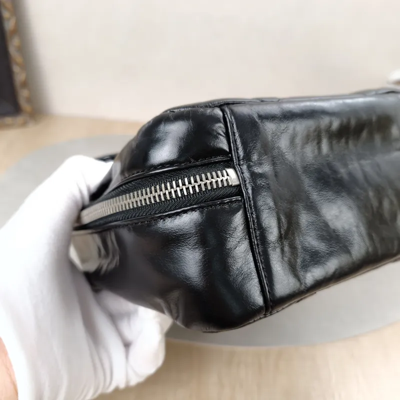 Chanel Crossbody Bag Camera Bag Black Waxed Leather17 × 8.5 × 18 cm — detail view 9 of 20