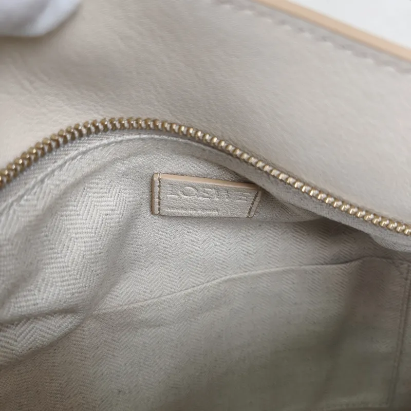 LOEWE Crossbody Bag Puzzle Colorblock CC alfskin Small24 × 10.5 × 16.5 cm — detail view 13 of 14