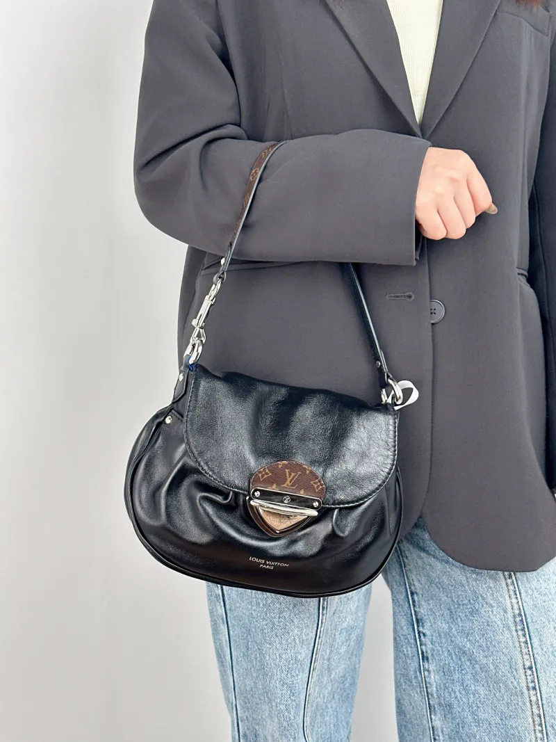 Louis Vuitton Shoulder Bag Sunset Vibe Black Lambskin One Size 27 × 3 × 18 cm — on-model view 2 of 2