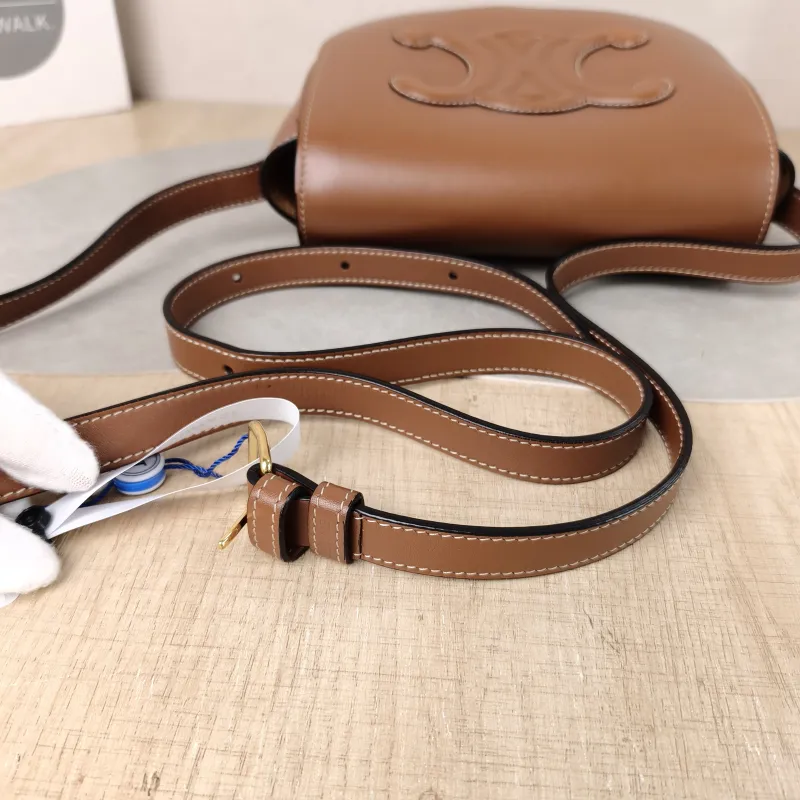 CELINE Crossbody Bag FOLCO TRIOMPHE Caramel Calfskin One Size 18.5 × 7 × 15 cm — detail view 8 of 12