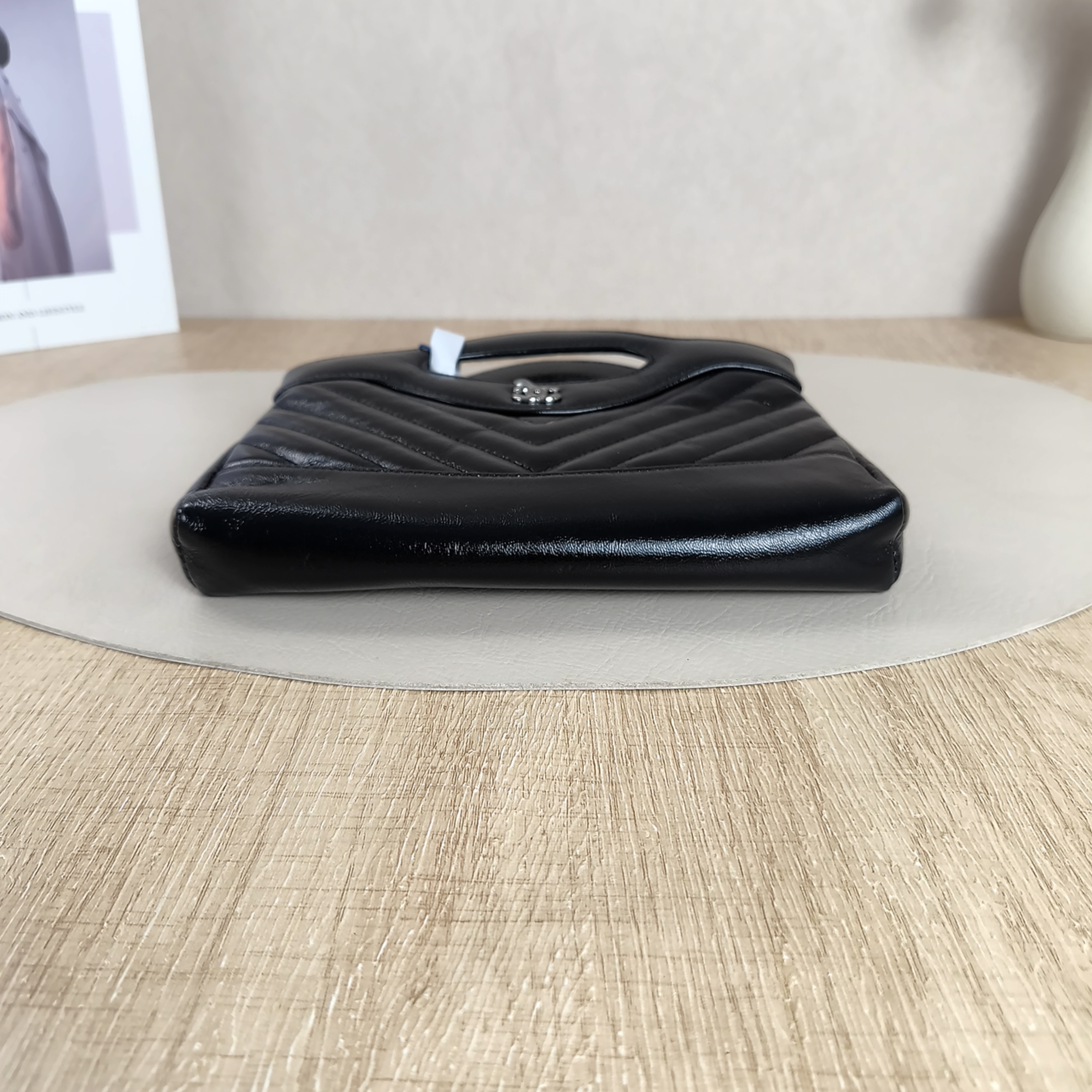 Chanel Shoulder Bag V 31Bag Black Waxed Leathernano20.5 × 3.5 × 17 cm — cover view 2 of 11