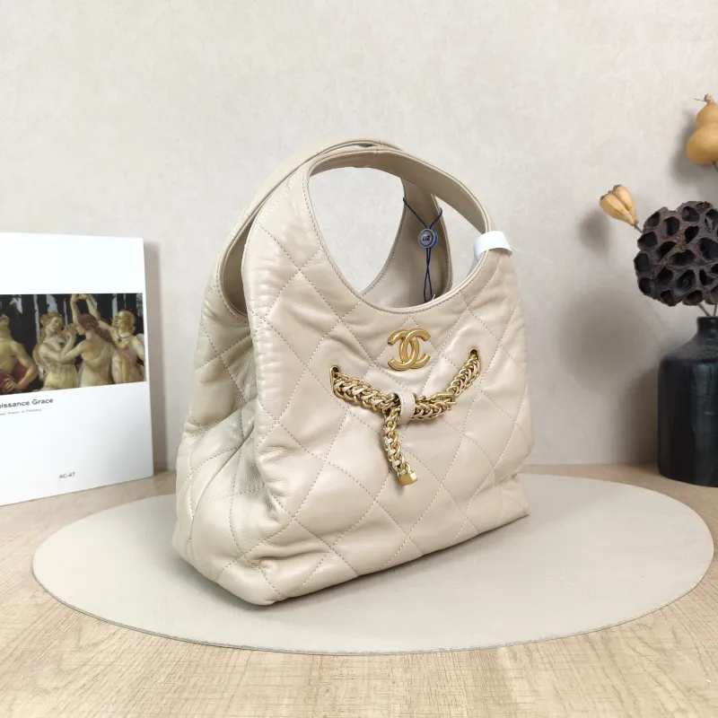 Chanel Top Handle Bag25p hobo Beige Lambskin One Size24 × 10 × 14 cm — cover view 2 of 5