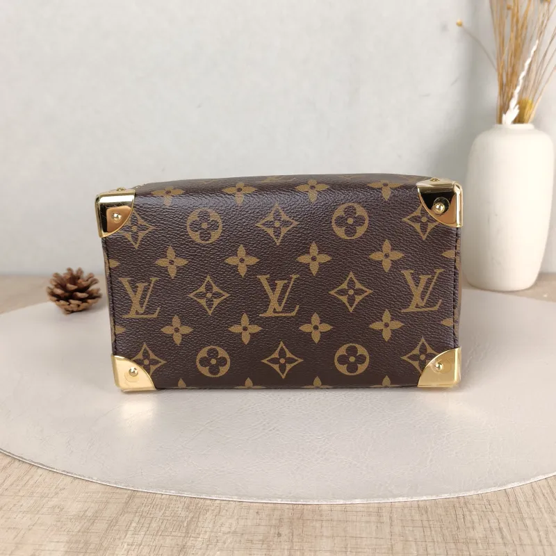 Louis Vuitton Crossbody Bag Speedy Trunk 20 Monogram PVC Small 20.5 × 11 × 13.5 cm — cover view 2 of 5