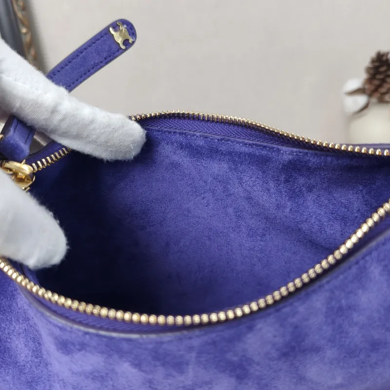 CELINE Crossbody Bag TEEN LULU hobo Calfskin Small21 × 5 × 24 cm — detail view 10 of 17