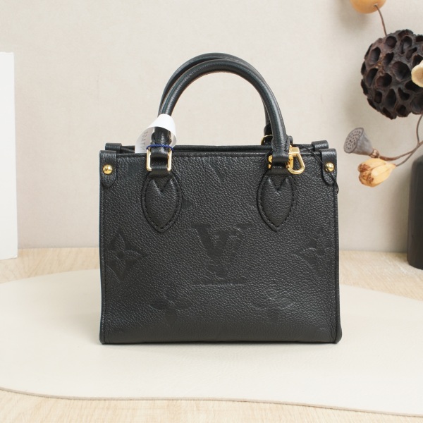 Louis Vuitton onthego BB Black Calfskin Microchip Edition · Shoulder Strap · 18 × 8.5 × 15 cm