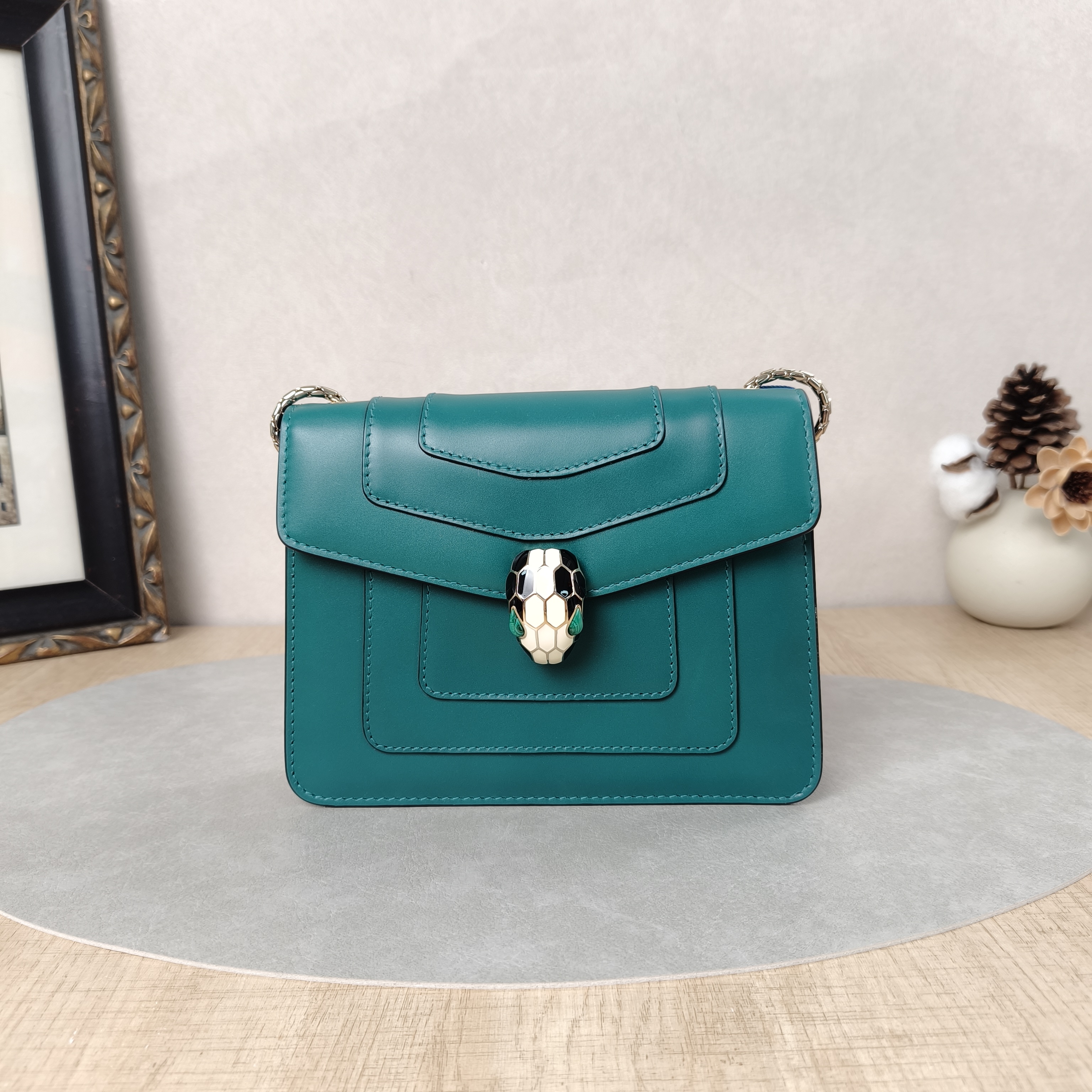 Bvlgari Crossbody Bag Serpenti Forever Collection Crossbody Bag Green Calfskin Small20 × 4.5 × 14 cm