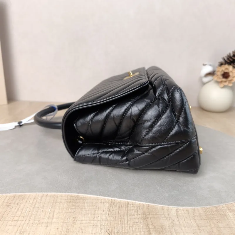 Chanel Top Handle Bag Coco Handle​ v Black Waxed Leather Calfskin Medium 29 × 12 × 18 cm 26 — detail view 4 of 13