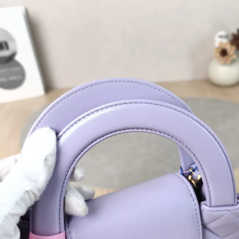 Chanel Crossbody Bag Kelly Lambskin mini19 × 7 × 13 cm — detail view 11 of 11
