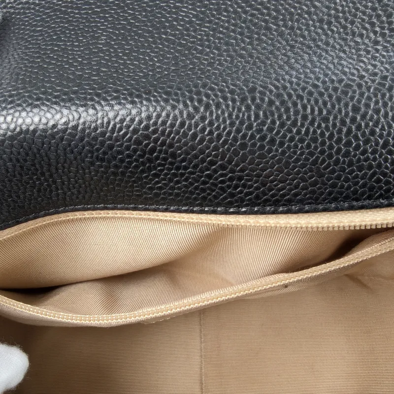 Chanel Crossbody Bag Crossbody Bag Black Calfskin One Size 24 × 8 × 16 cm 24 — detail view 1 of 14