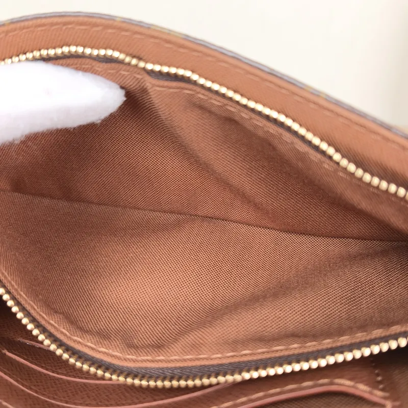 Louis Vuitton Crossbody Bag IVY Monogram PVC Small 23.5 × 4.3 × 12 cm — detail view 7 of 11