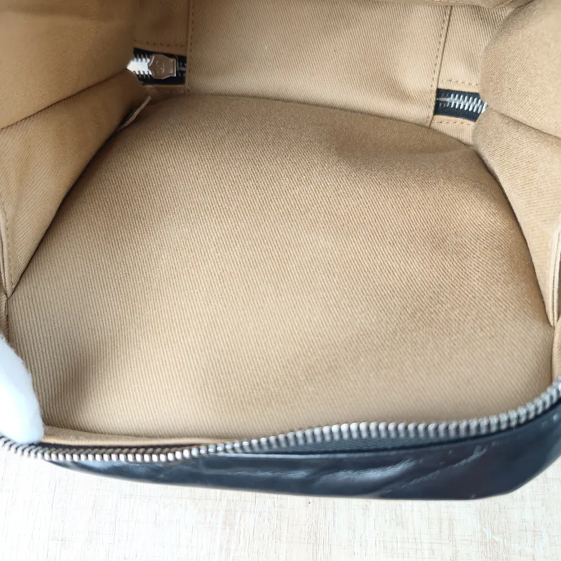 Chanel Crossbody Bag Camera Bag Black Waxed Leather 16.5 × 8.5 × 18 cm 28 — detail view 11 of 12