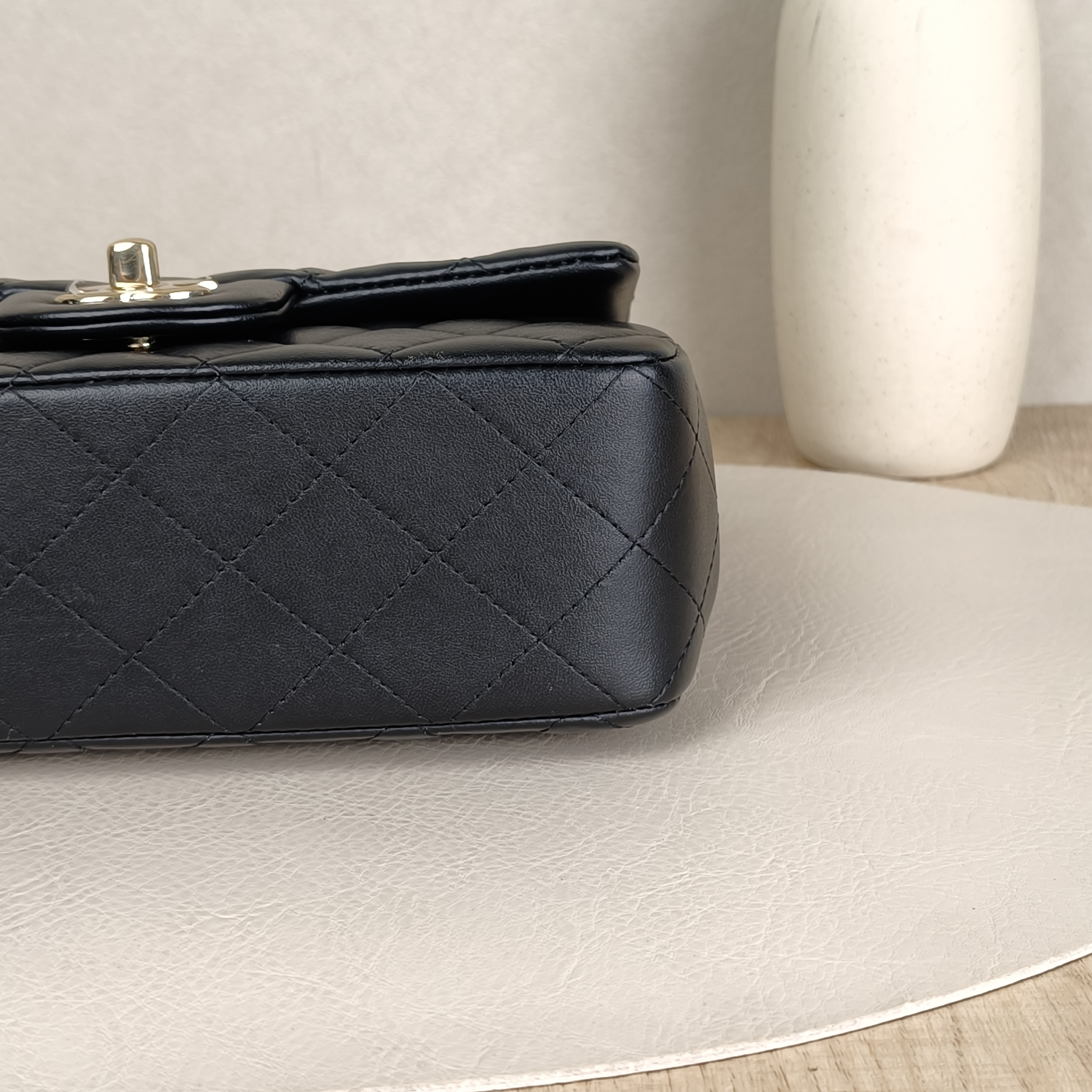 Chanel Crossbody Bag Edition mini Black Lambskin mini20 × 6 × 12 cm — cover view 2 of 9