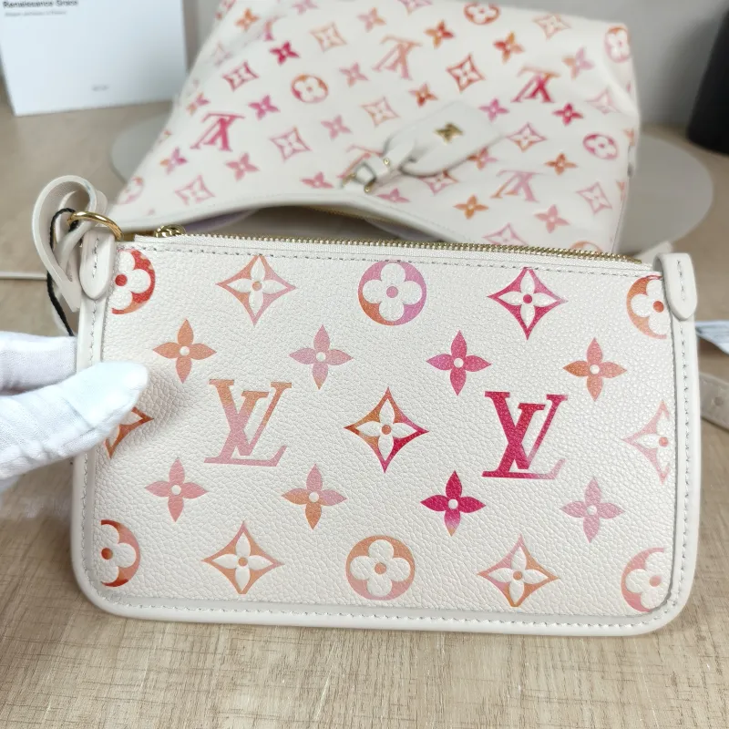 Louis Vuitton Crossbody Bag Carryall Calfskin Small 29.5 × 12 × 24 cm — detail view 9 of 12