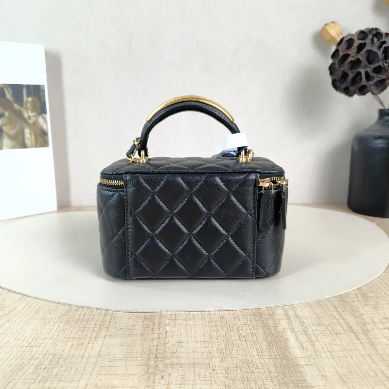 Chanel Crossbody Bag Edition Black with Gold-Tone Hardware Lambskin Mini 16 × 8 × 9.5 cm — cover view 2 of 5