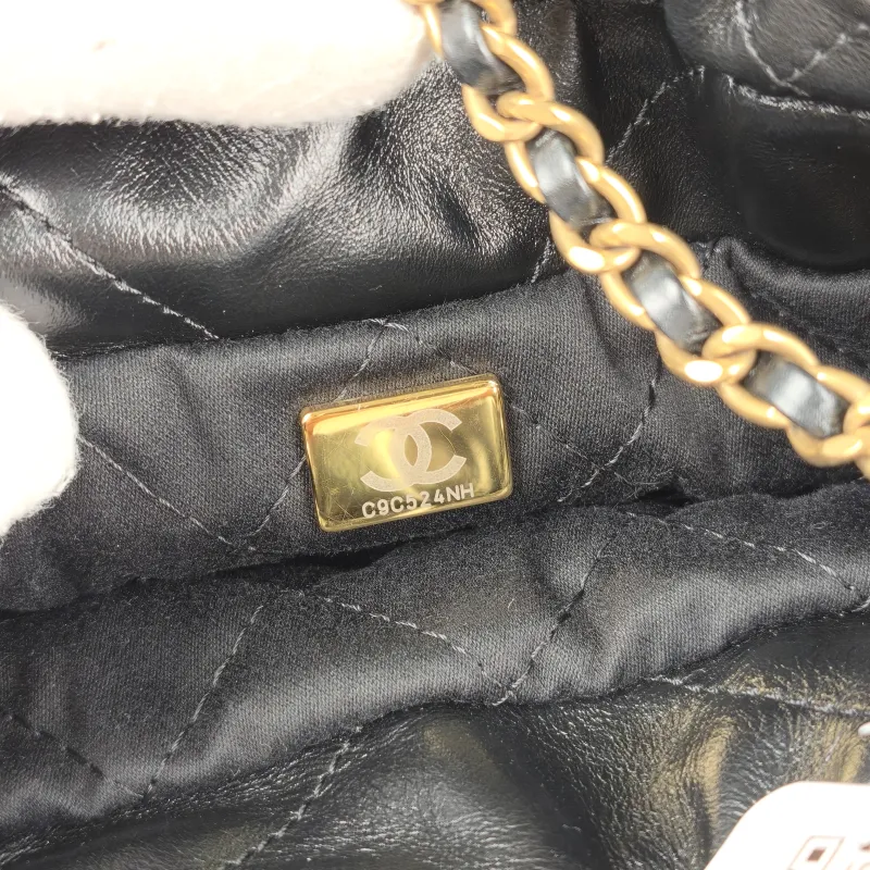 Chanel Shoulder Bag22Bag Black CC alfskinmini20 × 6 × 19 cm — detail view 2 of 11