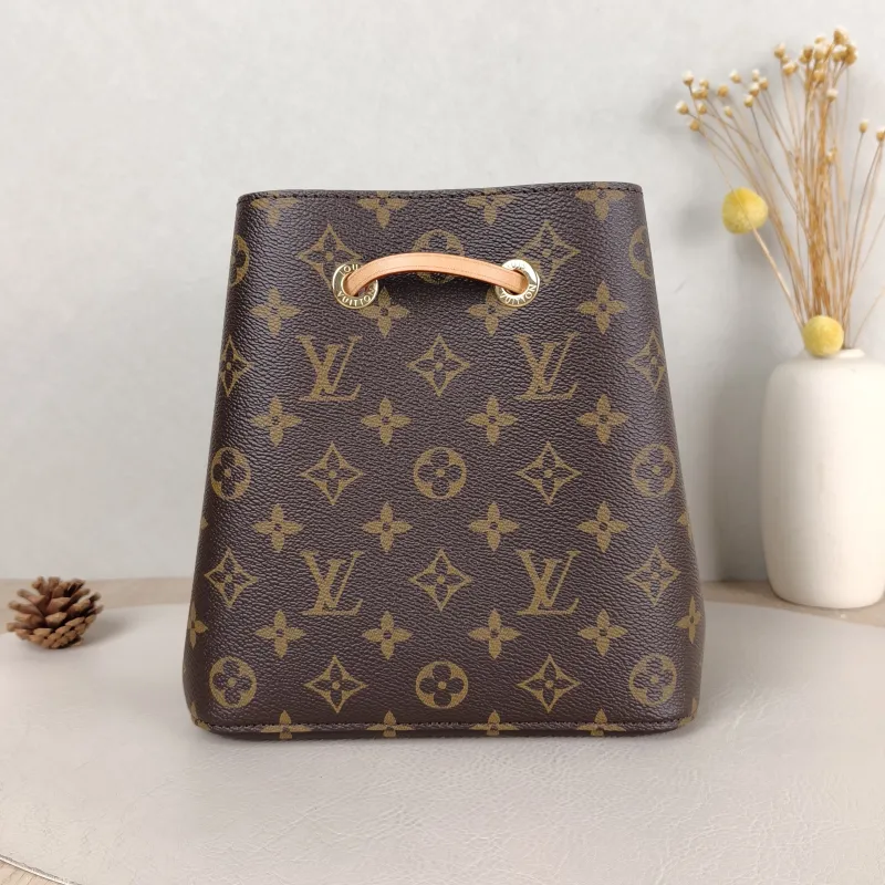 Louis Vuitton Crossbody Bag NÉONOÉ Bucket Bag BB Monogram PVC BB 20 × 13 × 20 cm — cover view 5 of 6
