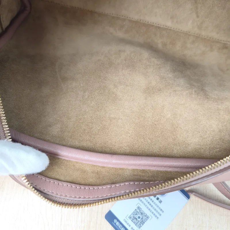 LOEWE Crossbody Bag amazona 19 Calfskin One Size 24 × 19 × 15 cm — detail view 10 of 13