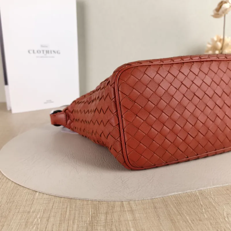 Bottega Veneta Top Handle Bag Woven Vanity Case Bag Red Lambskin One Size 25 × 12 × 18 cm Conditioned — detail view 9 of 9