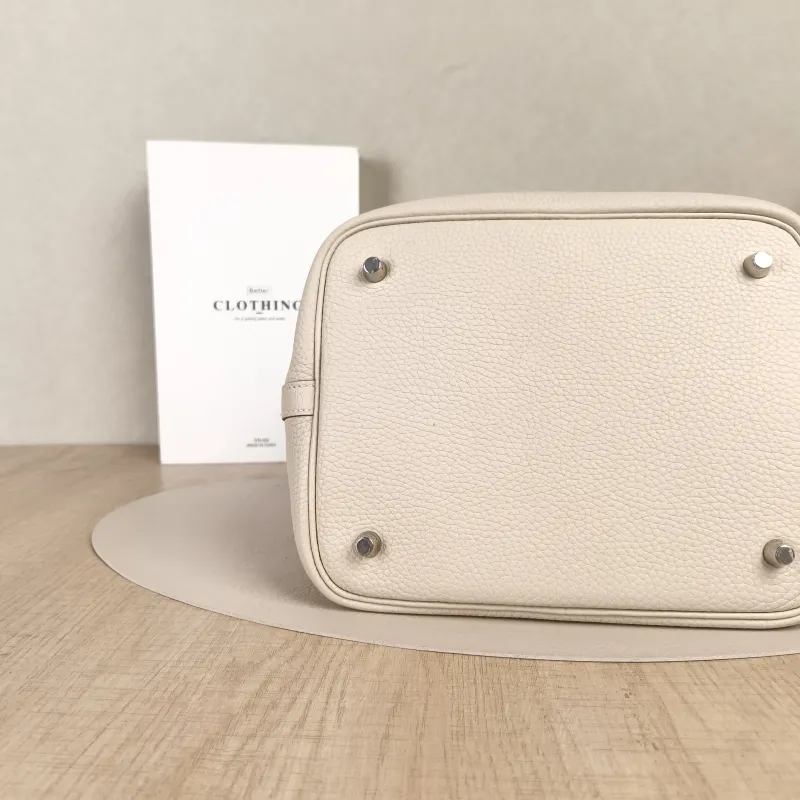 Hermès Top Handle Bag Picotin Lock 22 2210 TC Calfskin Medium22 × 17 × 21 cm — detail view 11 of 13