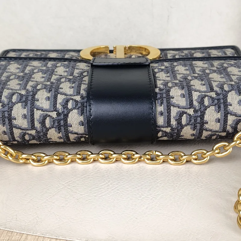 DIOR Crossbody Bag 30Montaigne 30 Edition Canvas Medium 25 × 9 × 16.5 cm — detail view 2 of 12