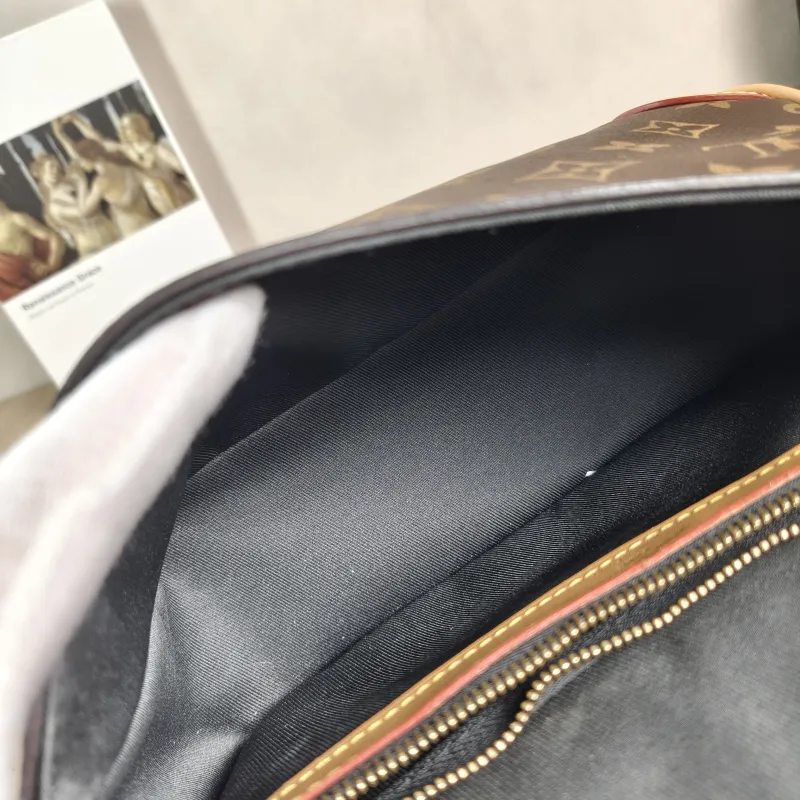 Louis Vuitton Crossbody Bag Diane Baguette Bag Shoulder Strap PVC Small 24 × 9 × 15 cm — detail view 13 of 13