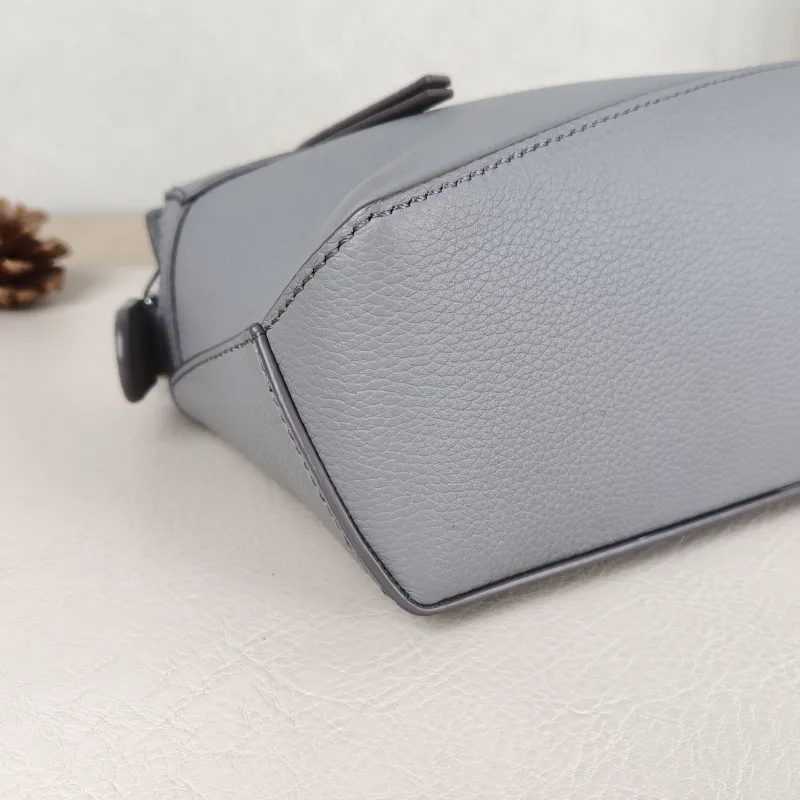 LOEWE Crossbody Bag Puzzle Grey Calfskinmini18 × 8 × 12.5 cm — detail view 8 of 11