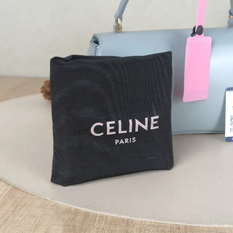 CELINE Crossbody Bagteen lola Crossbody Bag Blue Calfskin20 × 8.5 × 11.5 cm — detail view 4 of 12