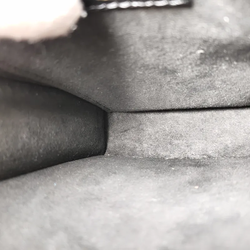 Louis Vuitton Crossbody Bag PETIT SAC PLAT Mini Black Calfskin Mini 14 × 5 × 17 cm — detail view 2 of 9