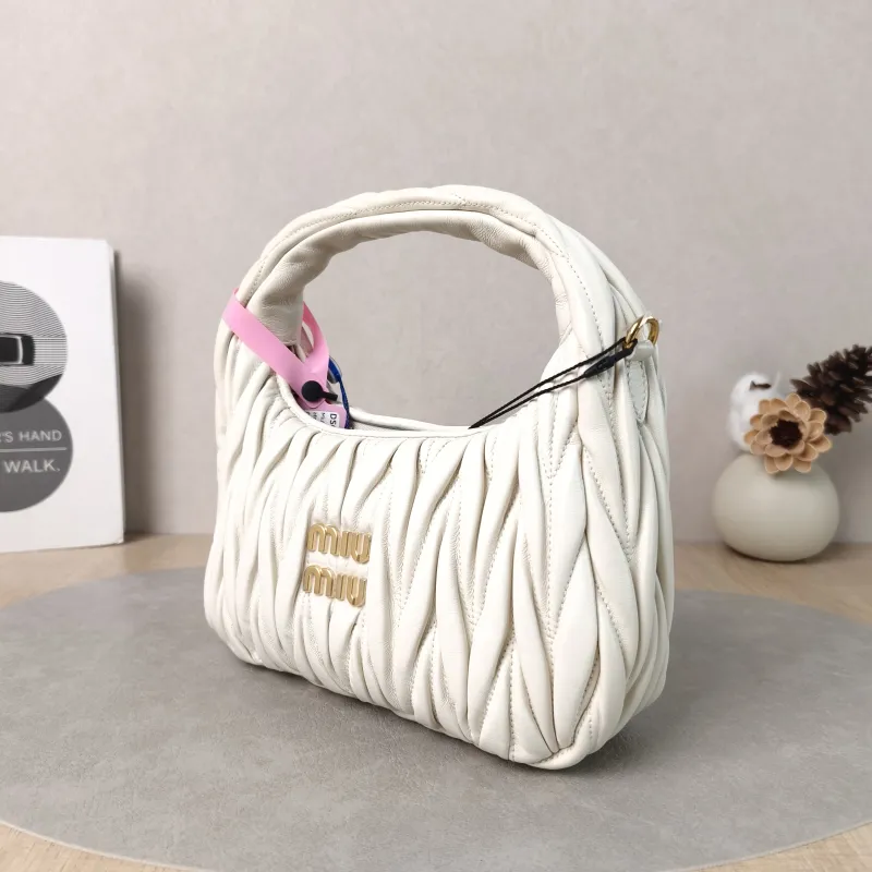 Miumiu Shoulder Bag Wander Matelassé Hobo White Lambskin Small20 × 6 × 17 cm — cover view 2 of 6