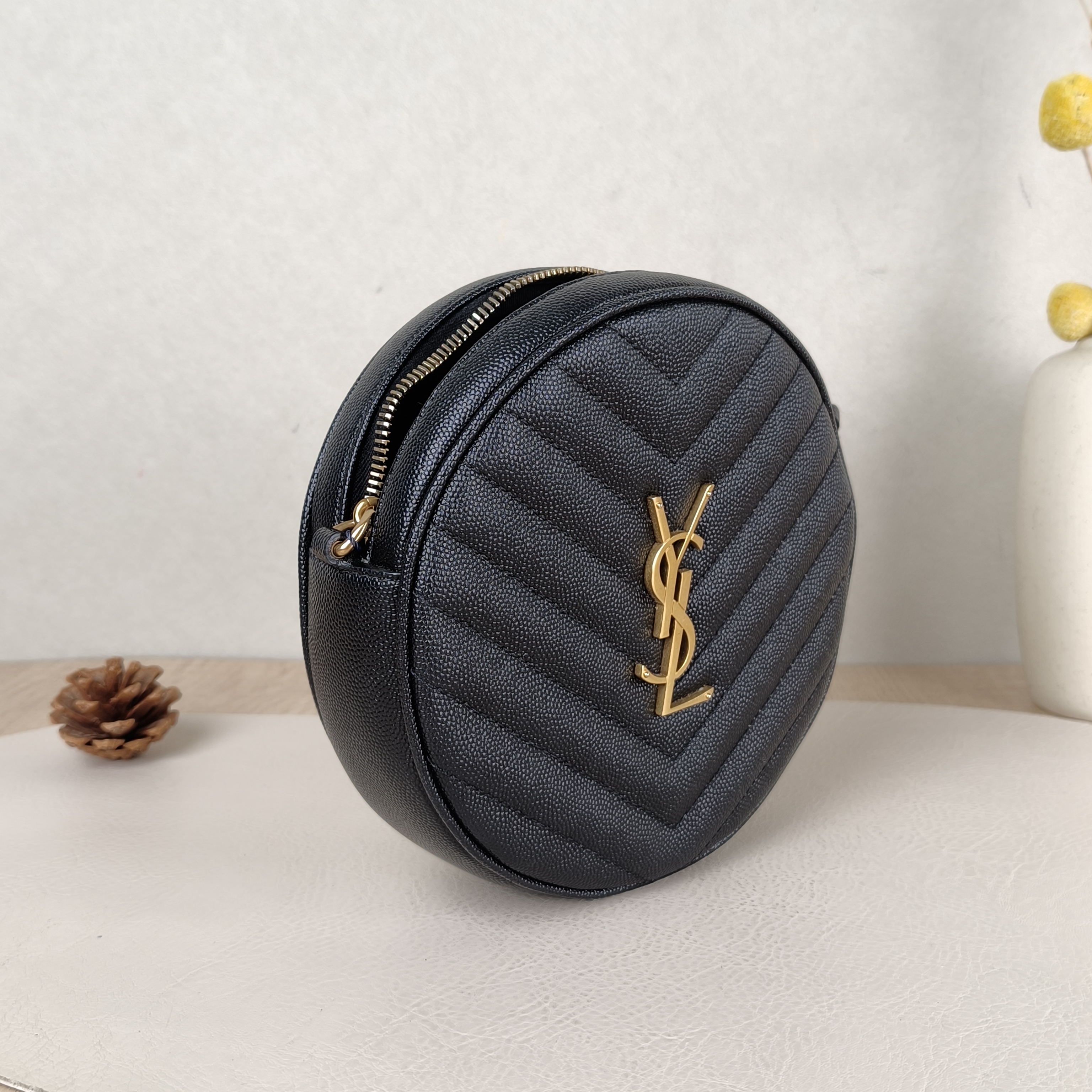 SAINT LAURENT Crossbody Bag VINYLE Camera Bag Black Calfskin Small17 × 5.5 × 17 cm — cover view 4 of 5
