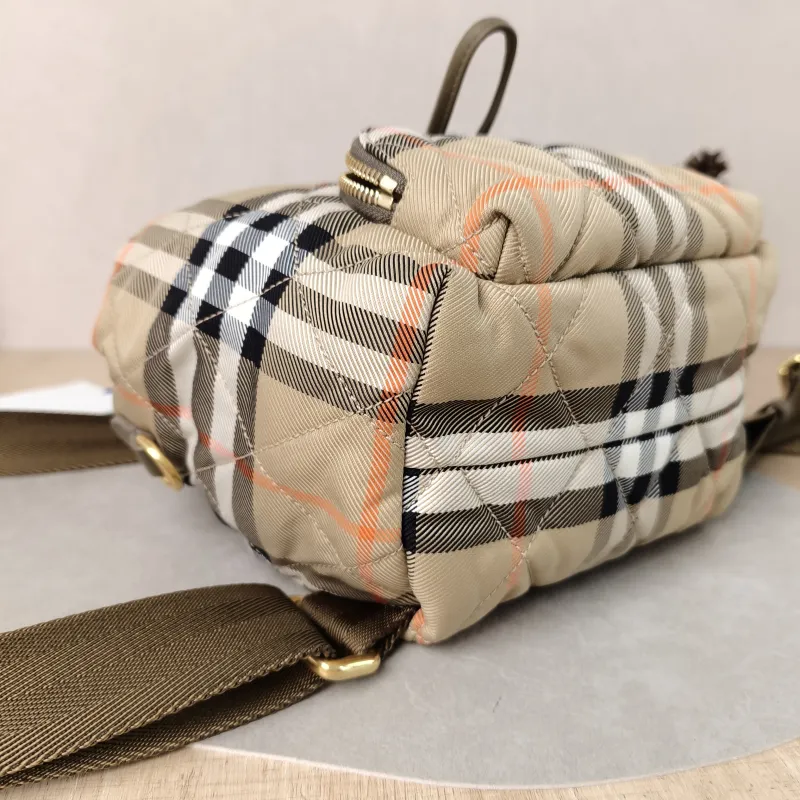 BURBERRY Backpack Backpack Colorblock Canvas One Size 18 × 12 × 22 cm — detail view 1 of 13