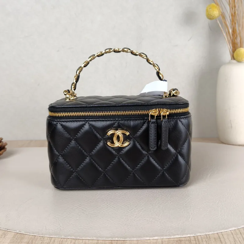 Chanel Crossbody Bag Edition Black Lambskin Mini 16 × 8 × 9.5 cm