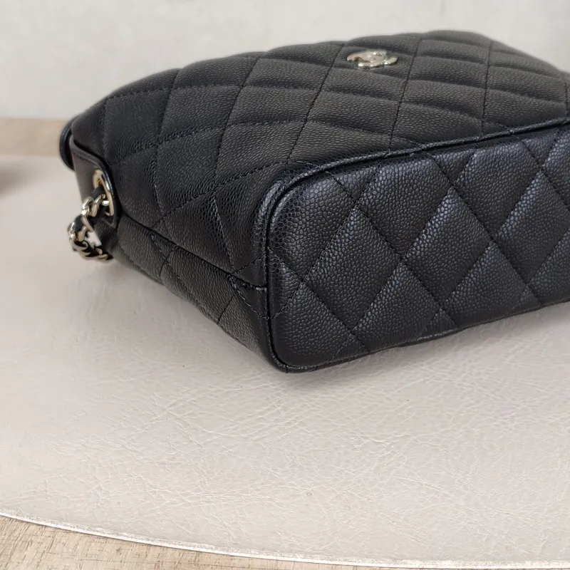 Chanel Crossbody Bag25c Vanity Case Bag Black Grained Calfskin One Size16 × 6 × 13 cm — detail view 5 of 12