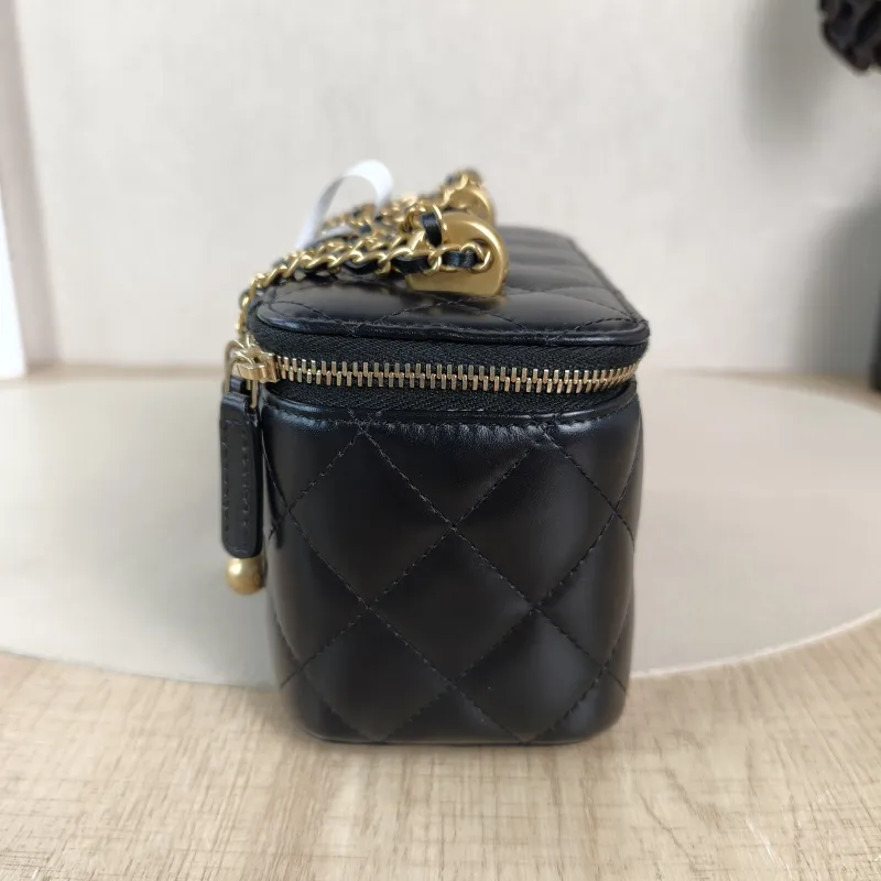Chanel Crossbody Bag Black Calfskin One Size 16 × 8 × 9.5 cm — detail view 12 of 12
