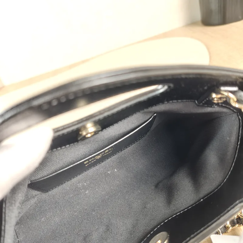 Chanel Shoulder Bag 31Bag Black Waxed Leather Calfskin nano 20.5 × 3.5 × 17 cm — detail view 6 of 10