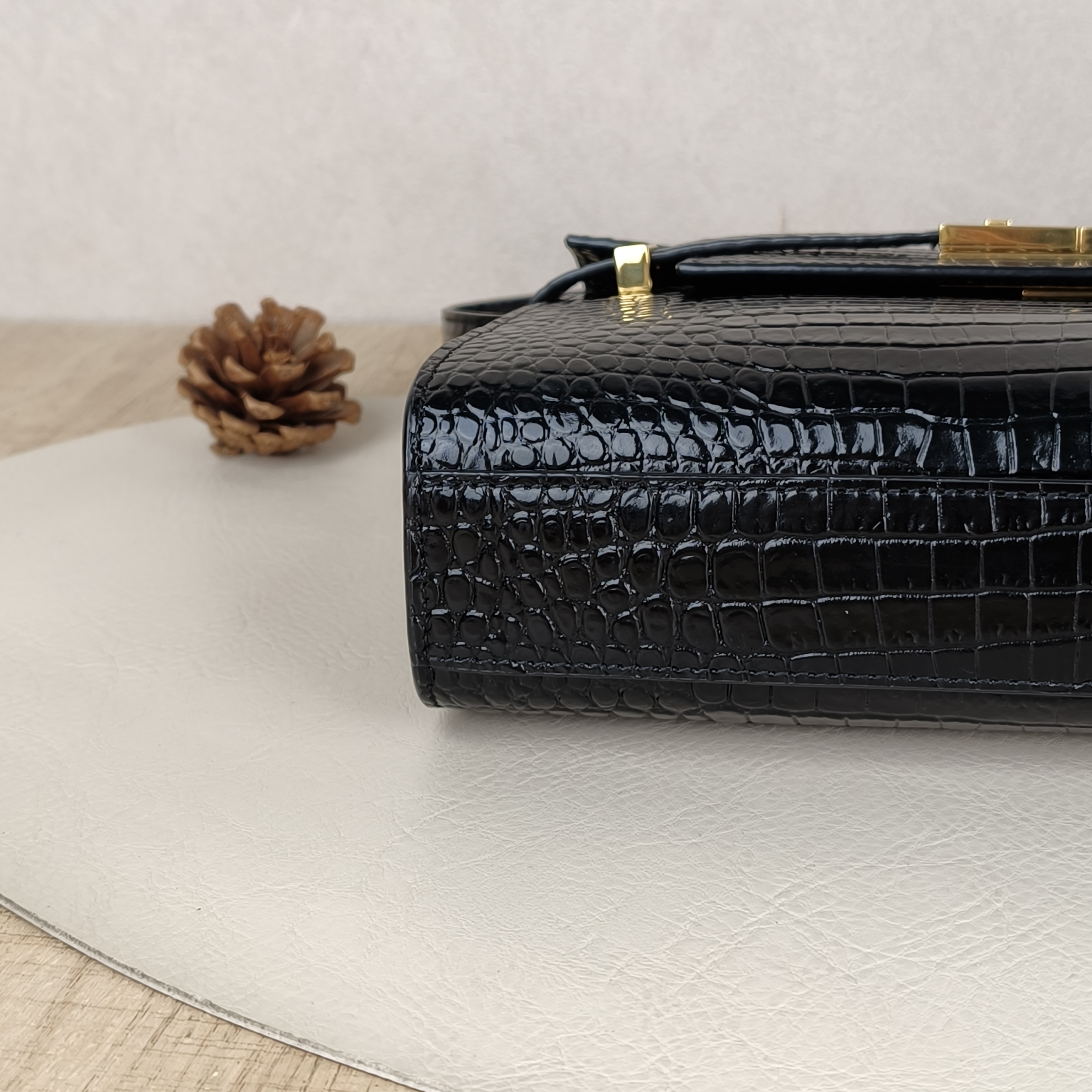 SAINT LAURENT Shoulder Bag MANHATTAN Black Calfskin Small24 × 6 × 17.5 cm — cover view 7 of 9