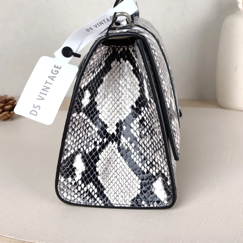 BALENCIAGA Crossbody Bag Hourglass Hourglass Bag Colorblock Embossed Calfskin Small23 × 10 × 14 cm — detail view 4 of 12
