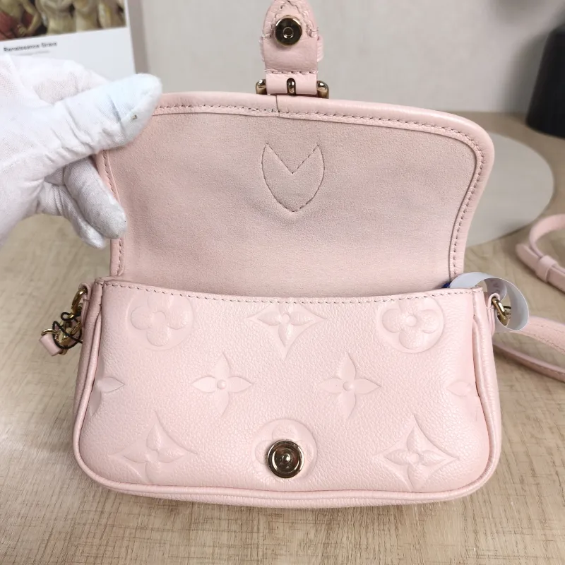 Louis Vuitton Crossbody Bag Diane Baguette Bag Empreinte Embossed Calfskin Monogramnano19 × 6 × 10.5 cm — detail view 2 of 11