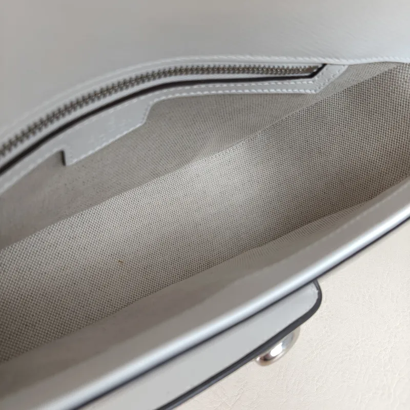 GUCCI Shoulder Bag Horsebit 1955 Horsebit Horsebit Shoulder Bag White Calfskin Small 26.5 × 8 × 17 cm — detail view 7 of 12