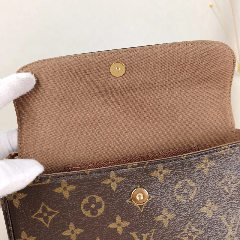 Louis Vuitton Crossbody Bag IVY Monogram PVC Small23.5 × 4.3 × 12 cm — detail view 4 of 12