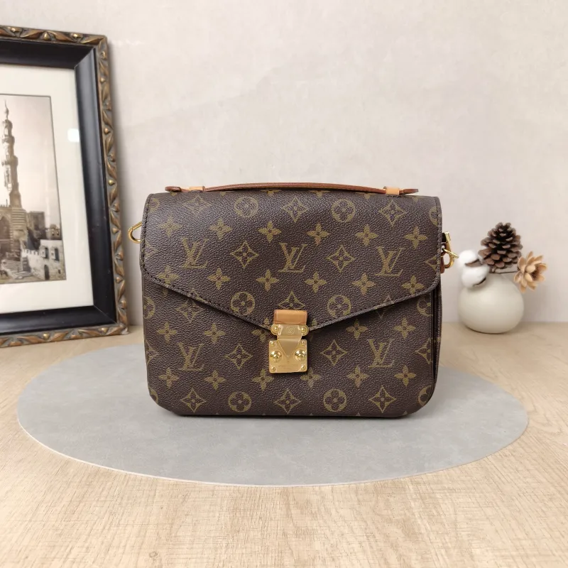 Louis Vuitton Crossbody Bag Pochette Métis Monogram PVC Medium25 × 7 × 19 cm